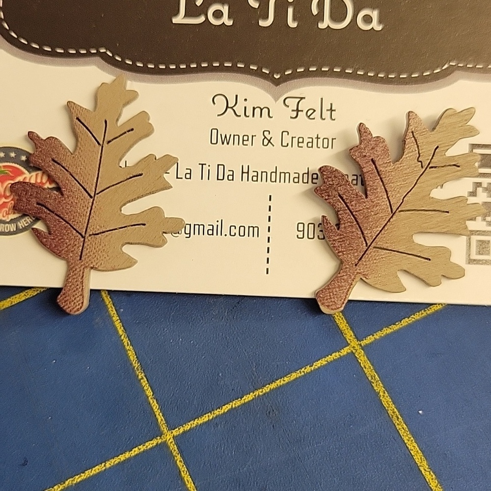 La Ti Da Handmade Leaf Leaves 1" Earrings Fall Autumn Thanksgiving